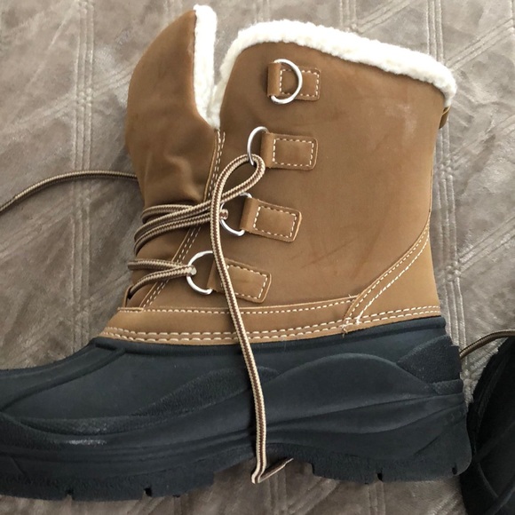 NWOT snow boots - Picture 2 of 5